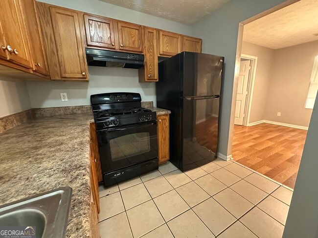 Building Photo - 610 Waynes Ct SE
