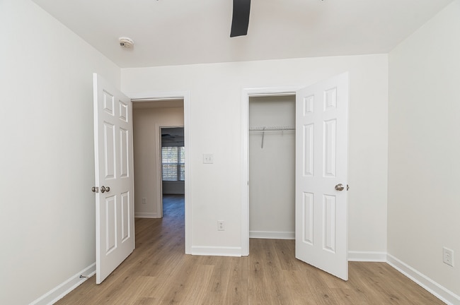 Building Photo - Charming & Spacious 3-Bed Townhouse with 2.5 Baths on Stadium Drive in Wake Forest!