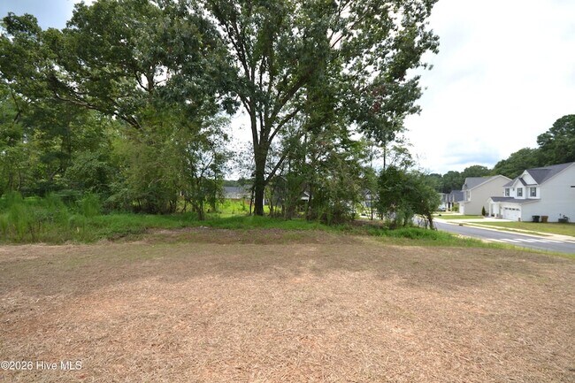 Building Photo - 388 Atwood Dr