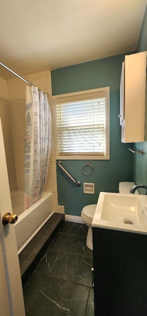 Building Photo - Charming 2 Bedroom 1 Bath Home in Vallejo Ready to Lease!