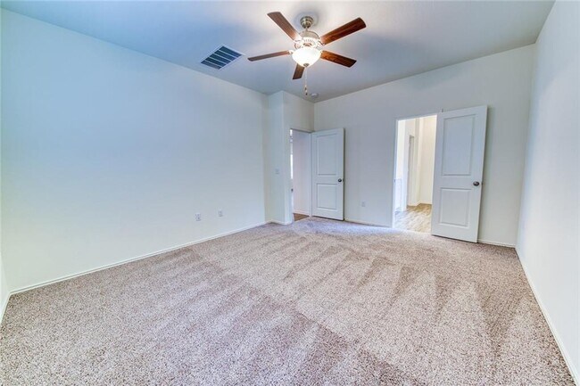 Building Photo - 15401 Summer Ray Dr