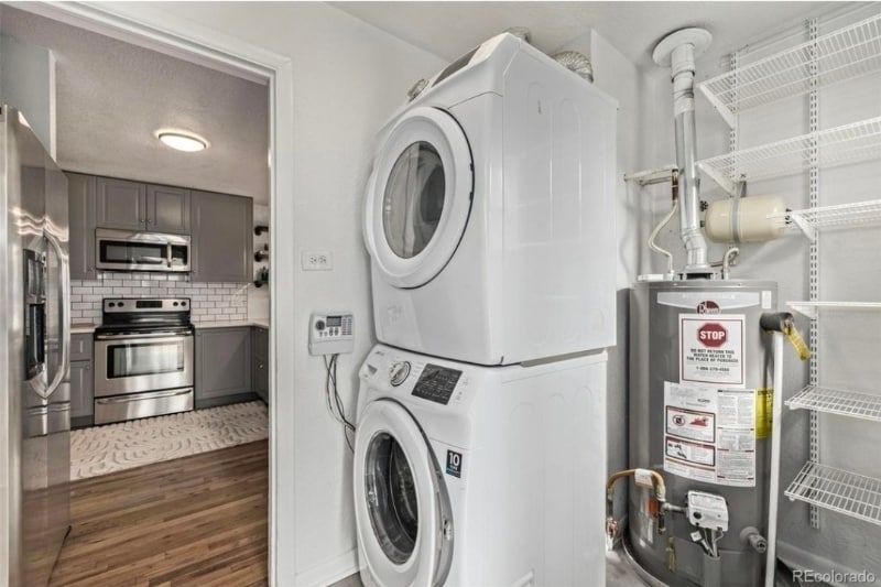 Building Photo - 6137 Sterne Cir