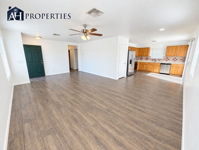 Building Photo - 16723 N 113th Ln