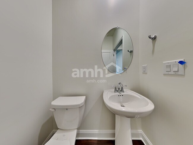 Building Photo - 152 Willow Ln