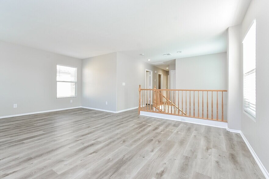 Building Photo - 7620 Emerald Ridge Ct