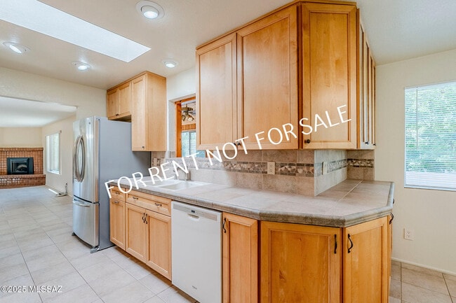 Building Photo - 5084 N Camino Del Lazo