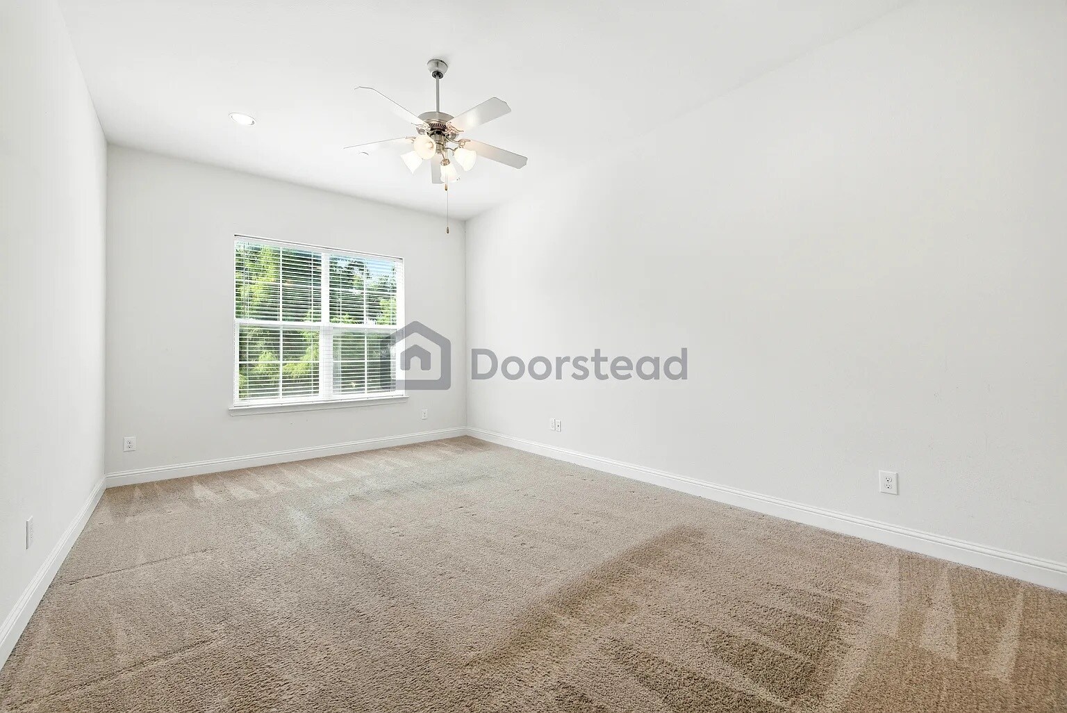 Building Photo - 2518 Plumas Dr