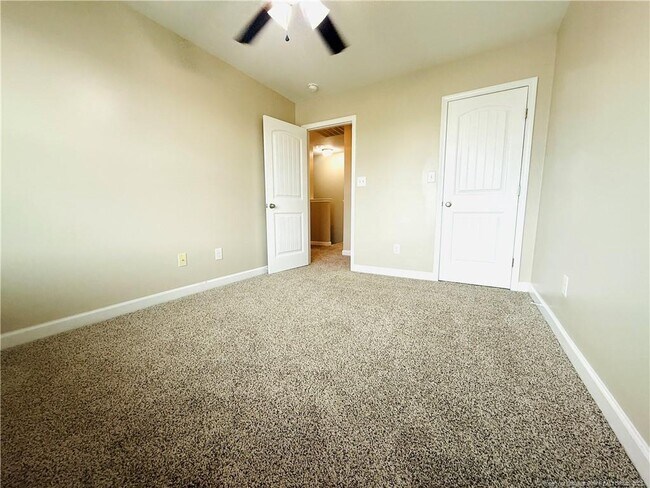 Building Photo - 5325 Nessee St