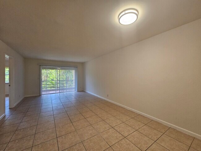 Building Photo - 120 Sparrow Dr