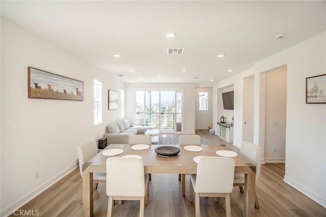 Building Photo - 26857 Laurel Mountain Lp