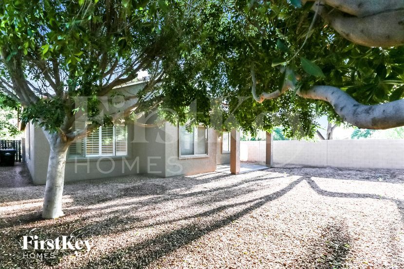 Building Photo - 15913 W Ventura St