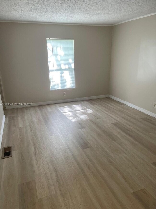 Building Photo - 8638 Gibson Oaks Dr