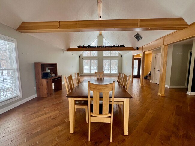 Building Photo - Gorgeous brick home with room to roam!