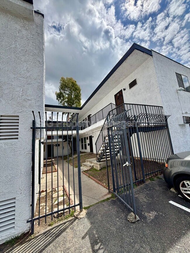 Building Photo - 10635 Sherman Grove Ave