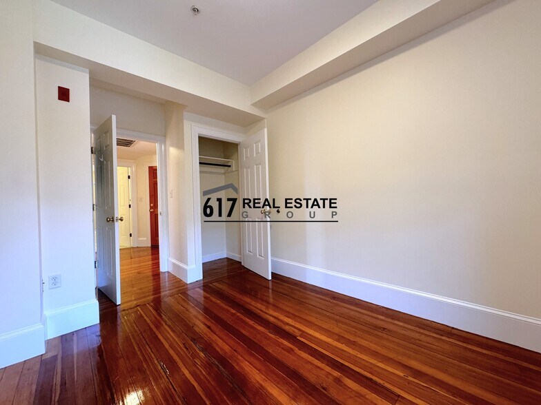 Building Photo - 881 Mass Ave. Unit 34