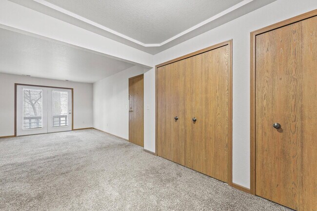Building Photo - 2102 Stirrup Ln