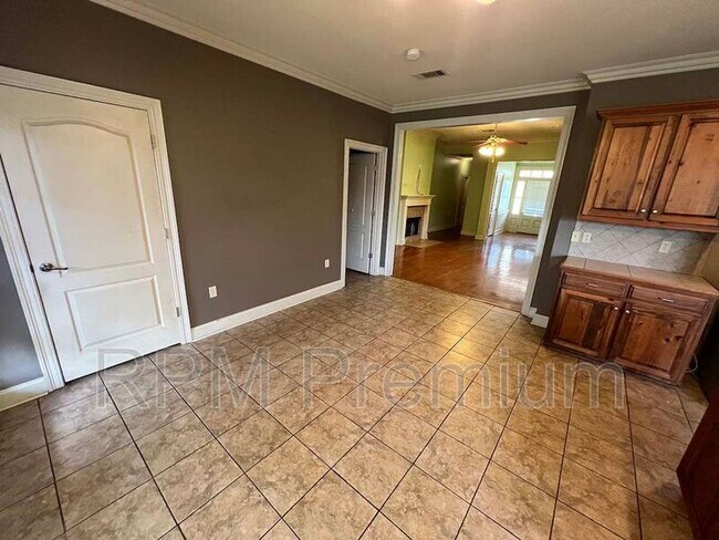 Building Photo - 3995 Water Oak Dr