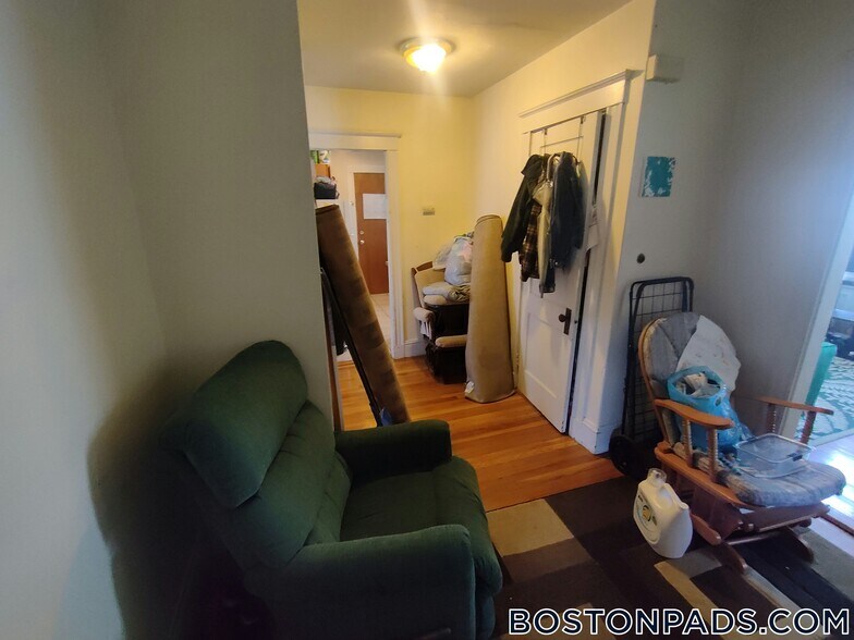 Building Photo - 24 Claymoss Rd