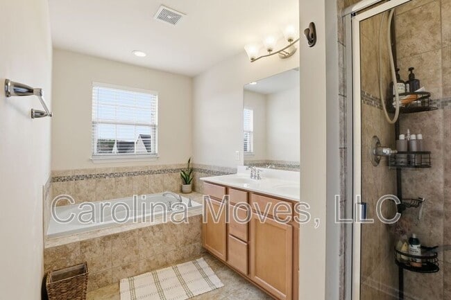 Building Photo - 126 Middleby Way