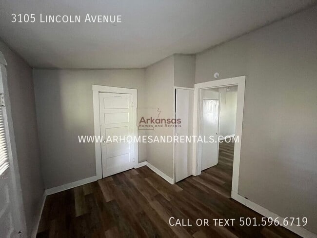 Building Photo - 3105 Lincoln Ave