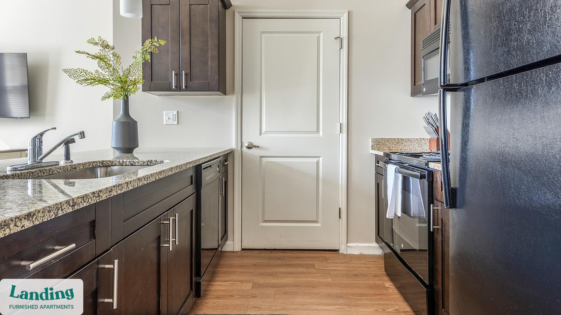 Building Photo - 4050 W Pine Blvd