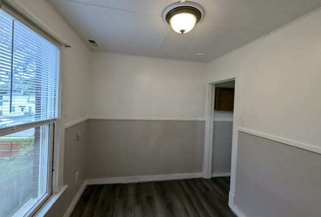Building Photo - ?? Affordable 1BR/1BA Apartment – Pet Friendly with Shared Yard