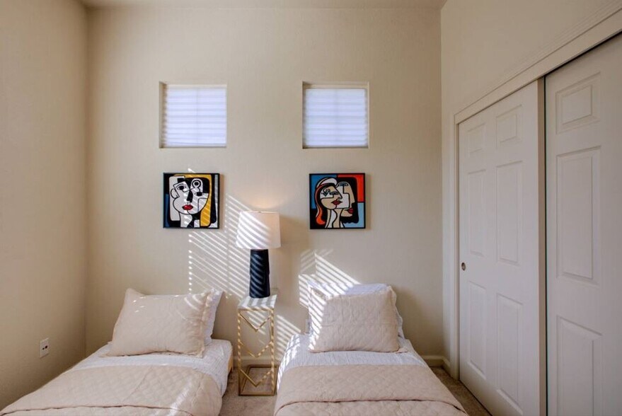 Building Photo - 4321 Strathmore Pl