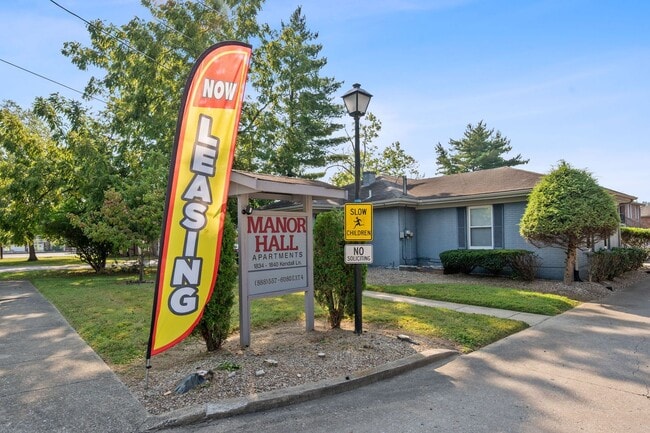 Primary Photo - Large 2 Bedroom / 1 Bath - Newly Renovated