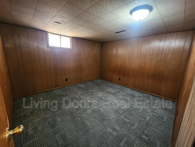 Building Photo - 3910 N 12th St