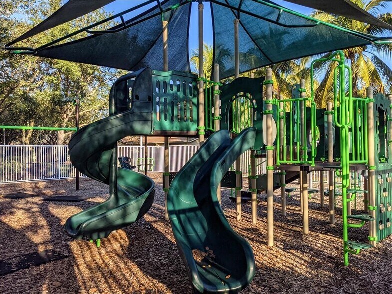 Building Photo - 4150 Forest Dr