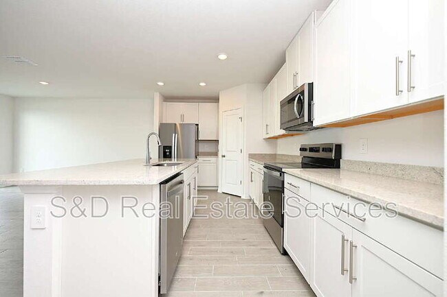 Building Photo - 2106 Rosewood Dr