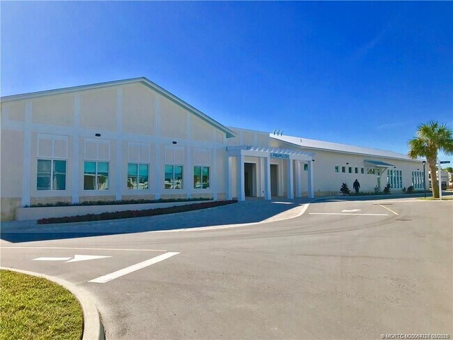 Building Photo - 163 NE Buoy Dr