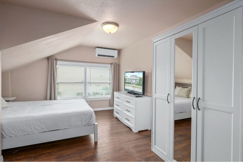Building Photo - 7700 Boca Ciega Dr