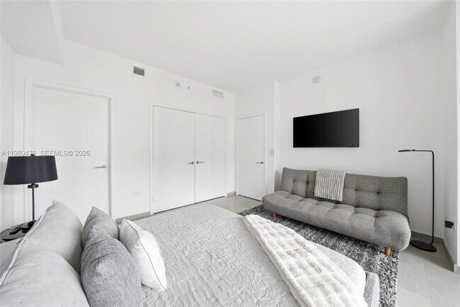 Building Photo - 88 SW 7th St