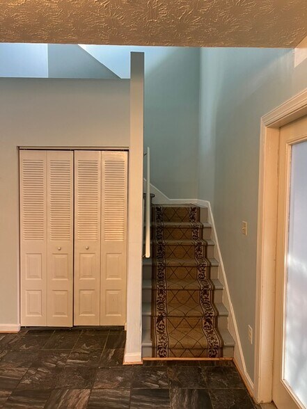 Building Photo - 1729 Prairie Cir