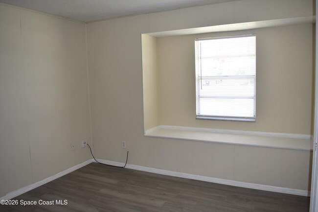 Building Photo - 3134 Edgewood Dr NE