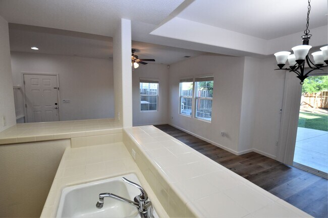 Building Photo - 3814 Black Butte Rd