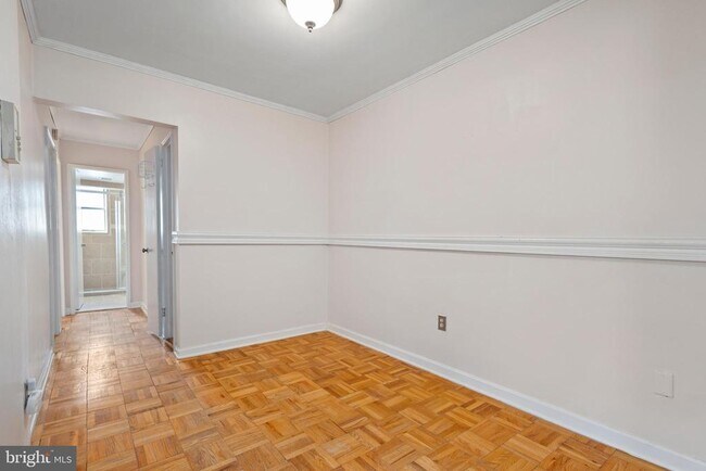 Building Photo - 3825 Davis Pl NW