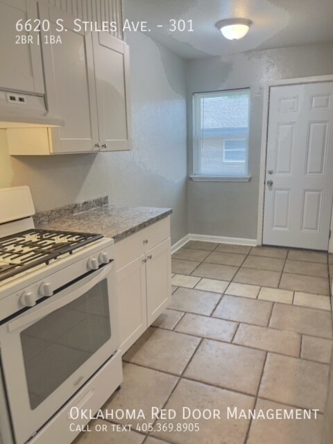 Building Photo - 6620 S Stiles Ave