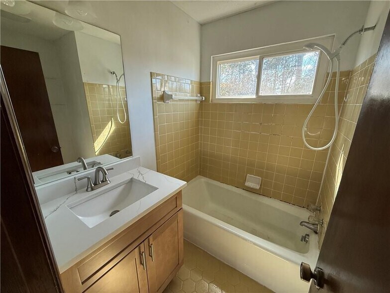 Building Photo - 3815 Samia Ct