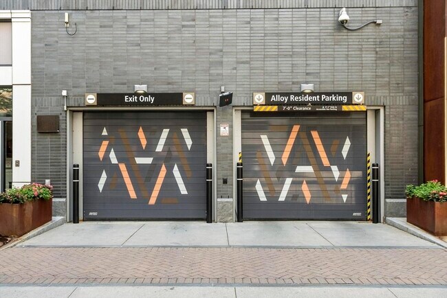 Building Photo - 375 Canal St