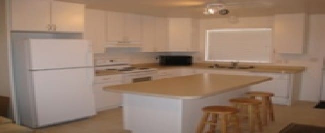 Kitchen - Gray Cliff Apartments