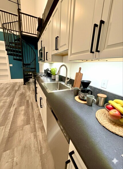 Building Photo - 177 Chestnut St