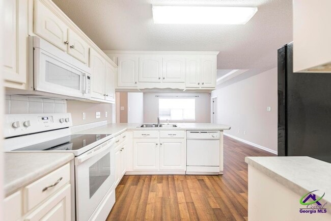 Building Photo - 462 Falkirk Dr