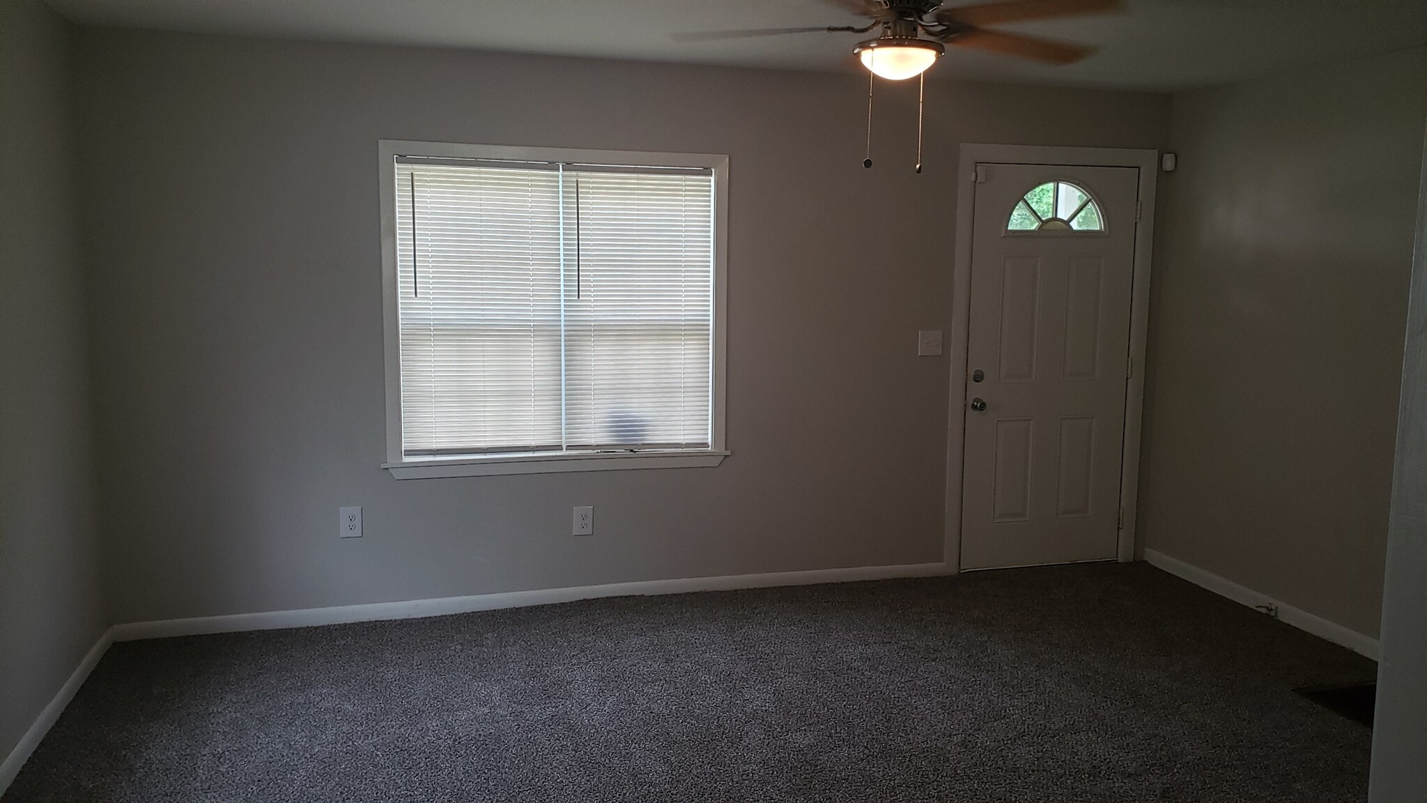 Living room - 4204 Elam St