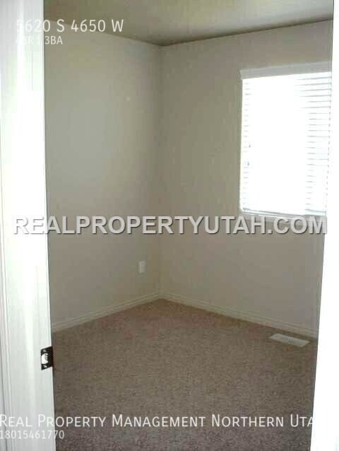 Building Photo - 5620 S 4650 W