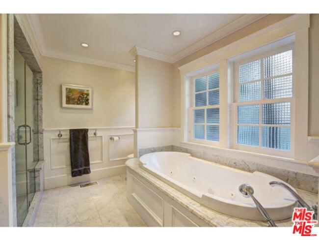 Building Photo - 334 Oceano Dr