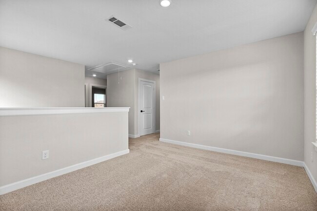 Building Photo - 10807 Hickory Ln