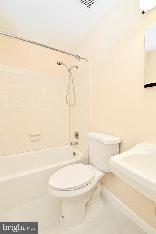 Building Photo - 2481 Windbreak Dr