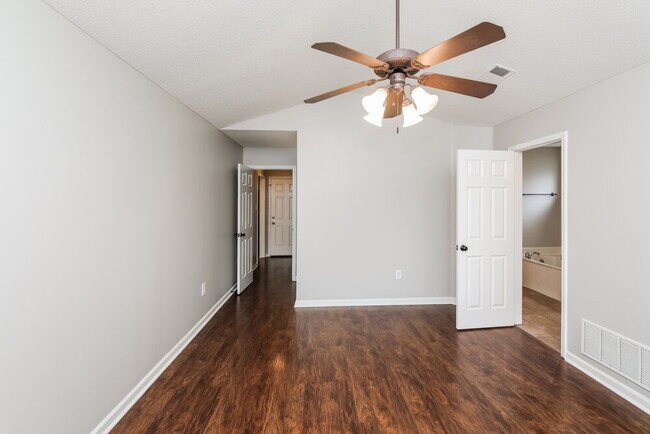 Building Photo - 5704 Deer Ridge Dr